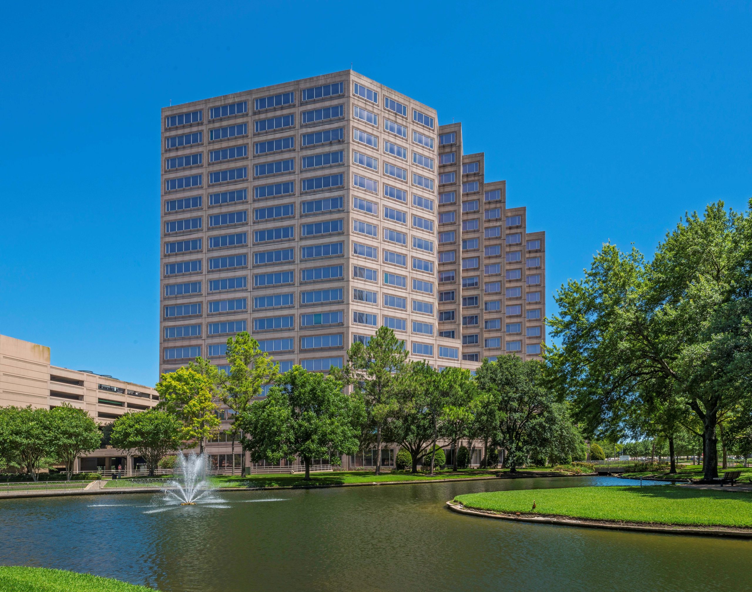Priority Capital Advisory Secures $26.6 Million Bridge Refinance for Houston's 2 Westlake Tower