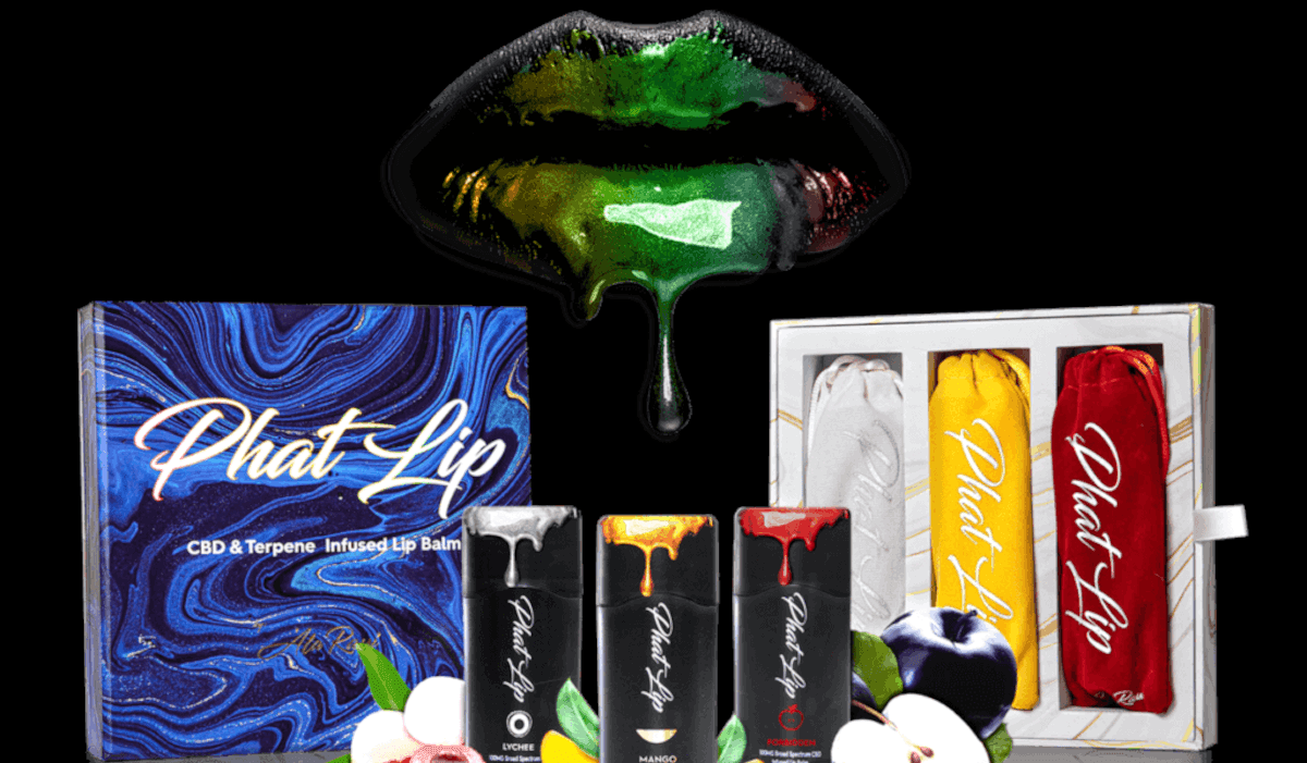 Bud Bash 2022 attendees receive Phat Lip offers and the opportunity to preview products.