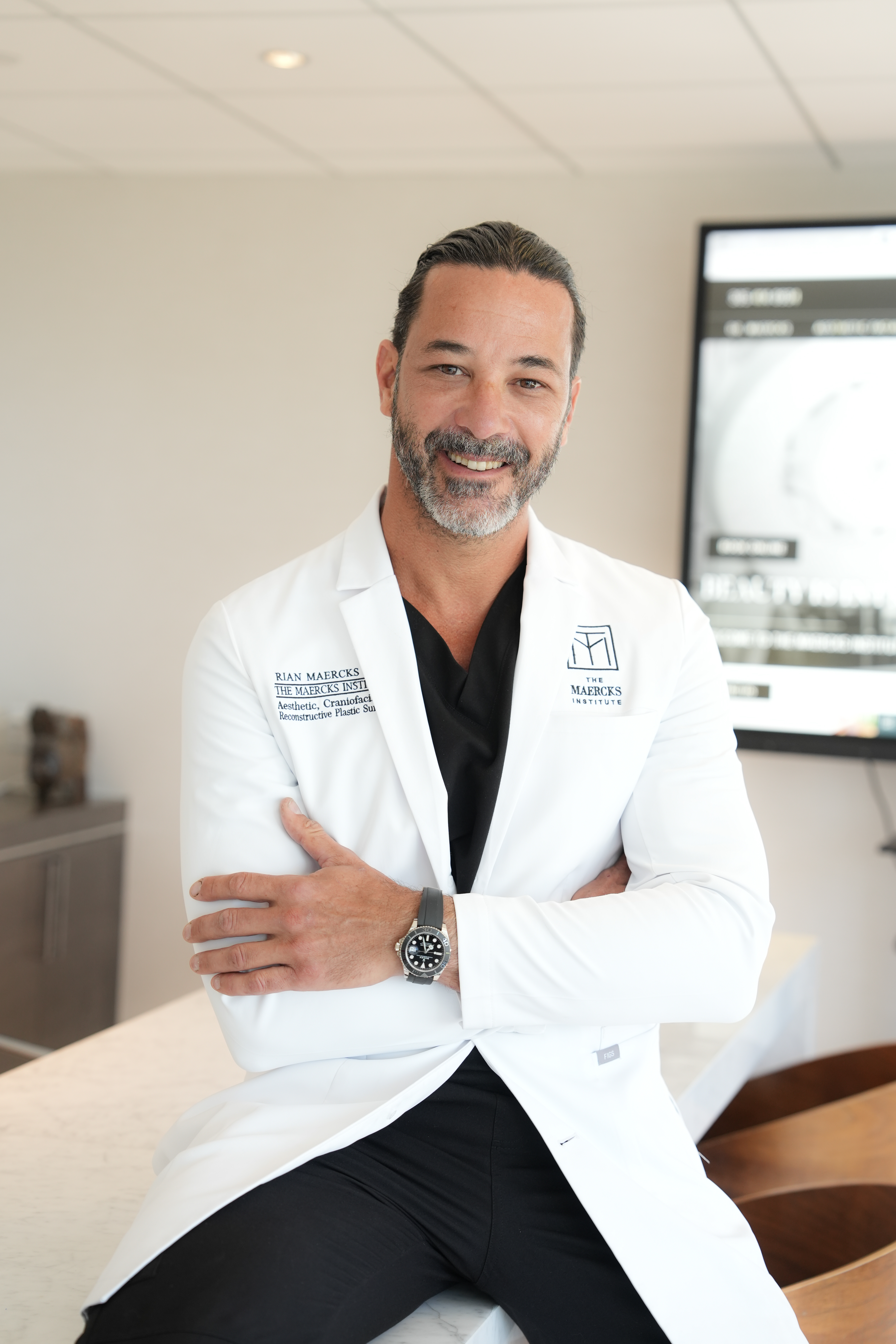 Dr. Rian Maercks Critiques Kris Jenner's Facelift, Highlights Importance of Natural Aesthetics in Plastic Surgery