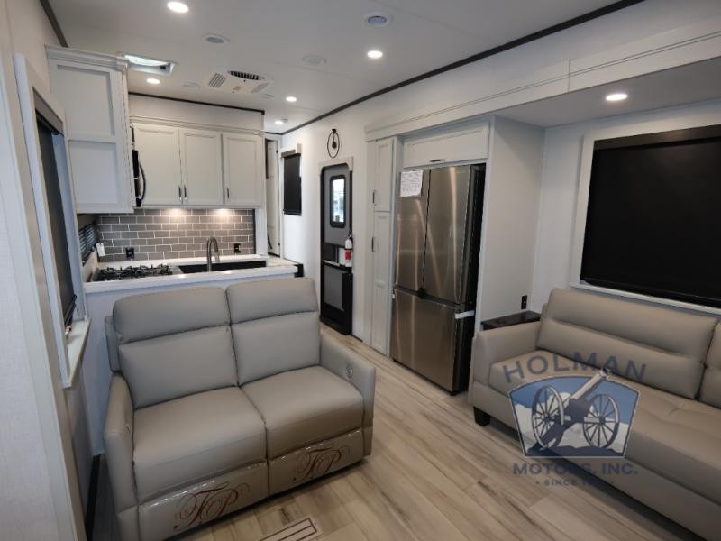 Holman RV Showcases New Keystone Alpine and Cougar Models for Cincinnati Campers