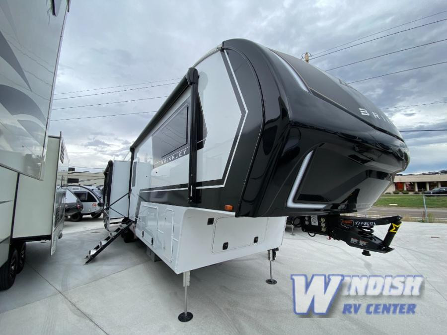 Windish RV Center Longmont Expands Inventory of Lightweight Travel Trailers and Fifth Wheel RVs in Colorado