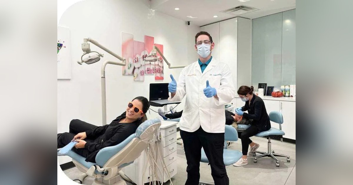 Sakowitz Smiles Explains When Invisalign Is the Right Choice for Teen Patients